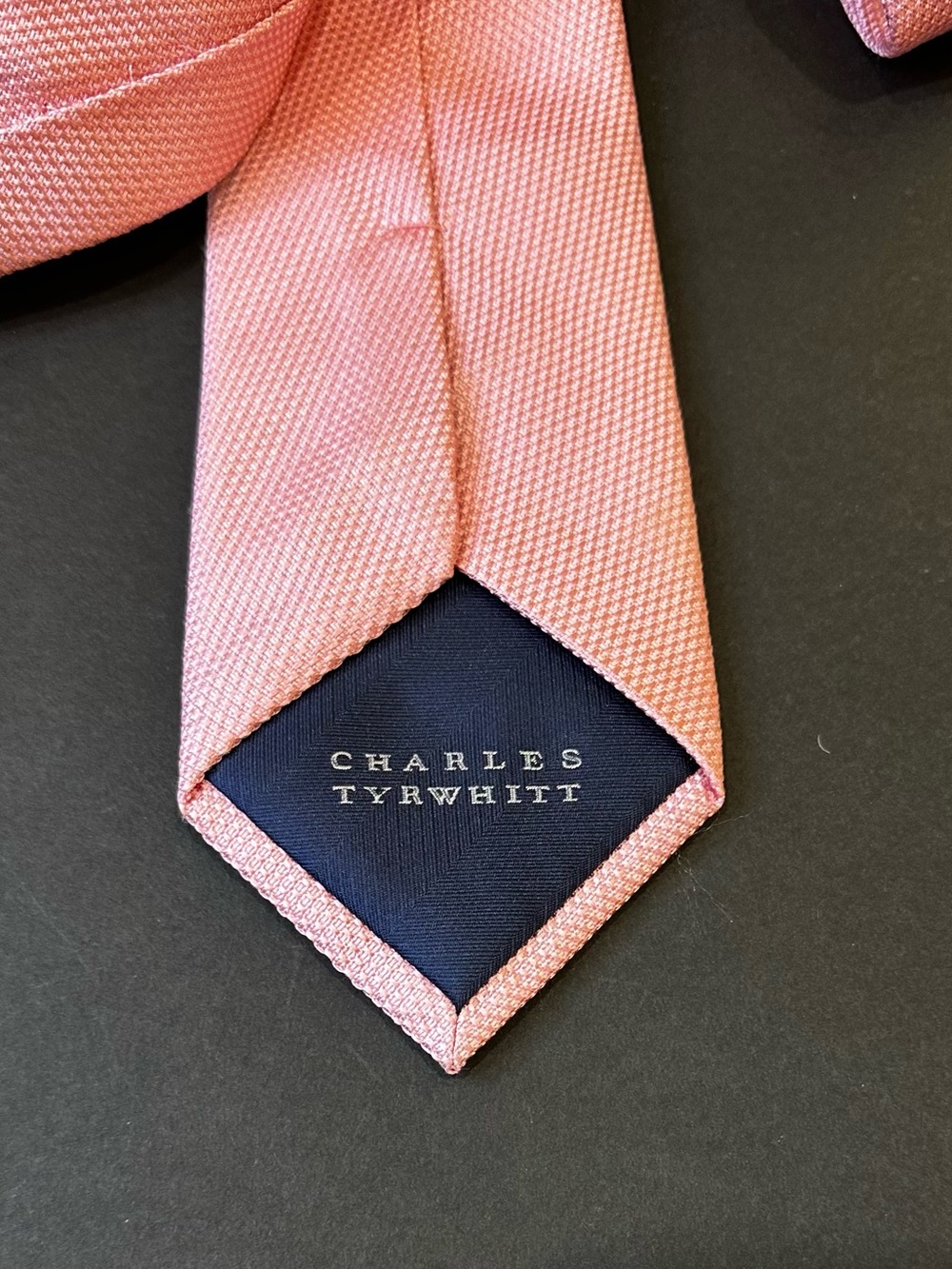 Charles Tyrwhitt Pink 100% Silk Tie Textured Solid Woven Jermyn St Luxury - Picture 4 of 6
